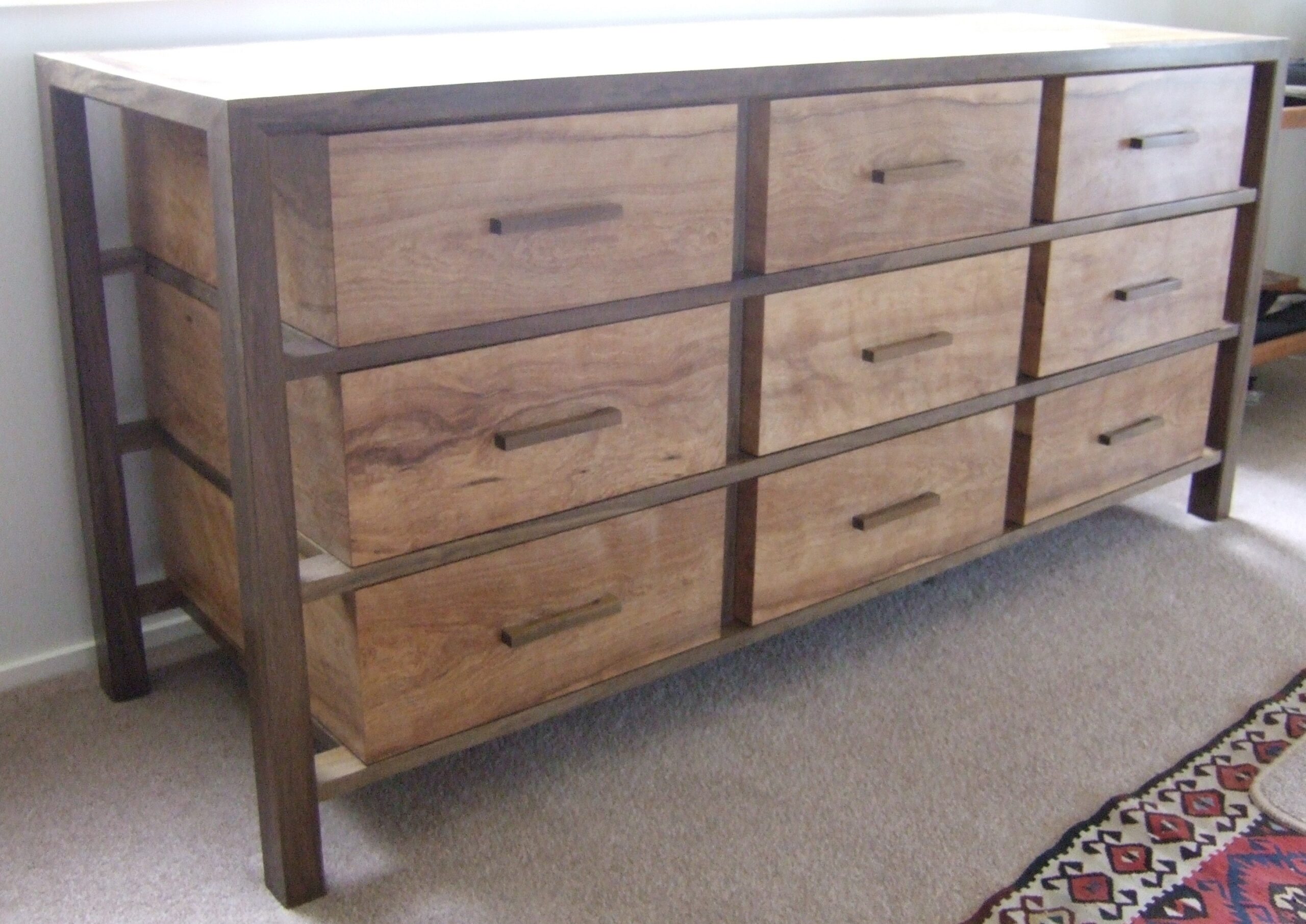Stevens. Chest of drawers